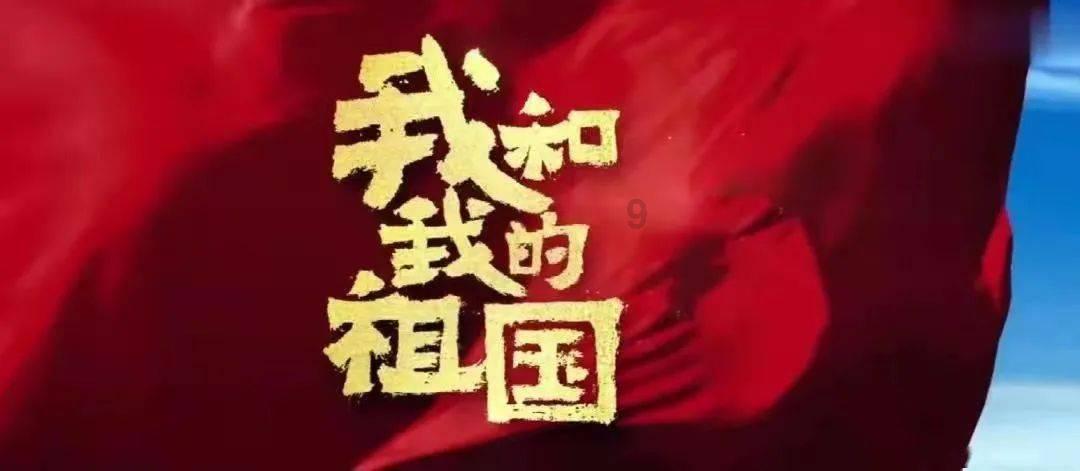 男生看到一个女生就笑，是喜欢她吗？他为什么天天坐到女生旁边，又不说话？游戏画面