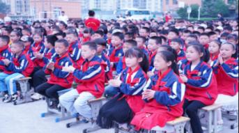 孩子反复发烧 肺里竟夹出“小树枝”